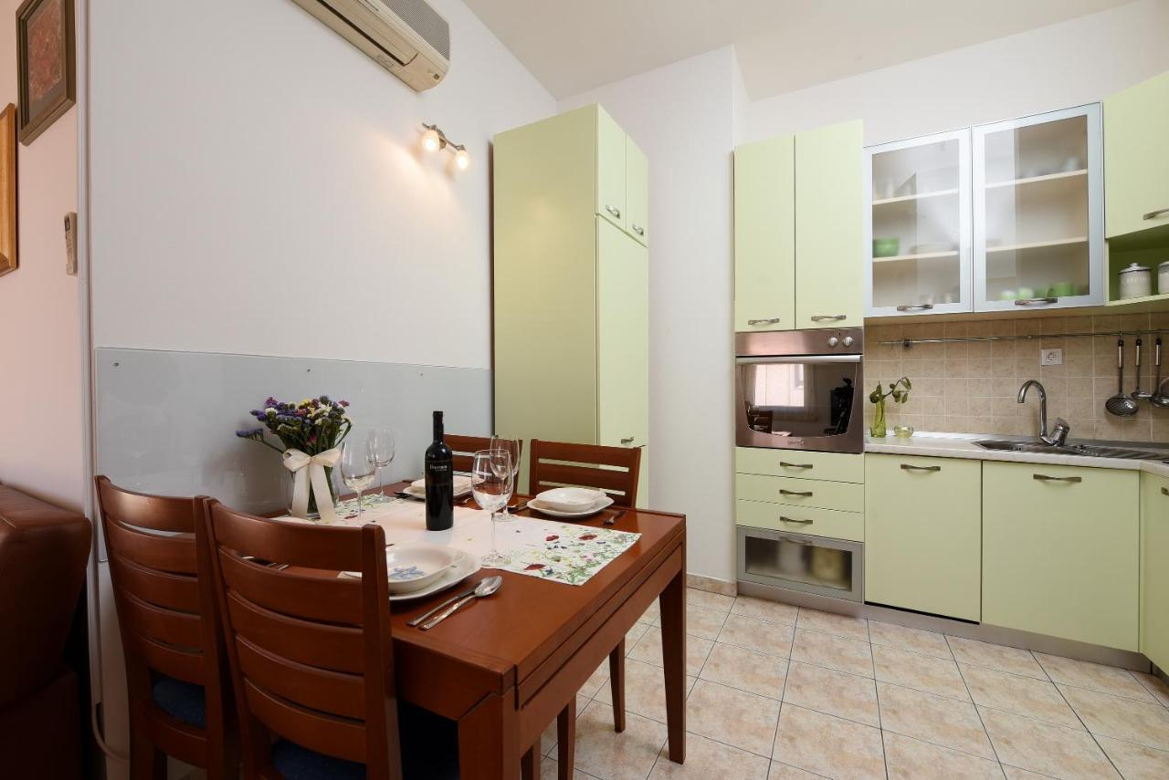 Lola Maria 2 Appartement Zadar Buitenkant foto
